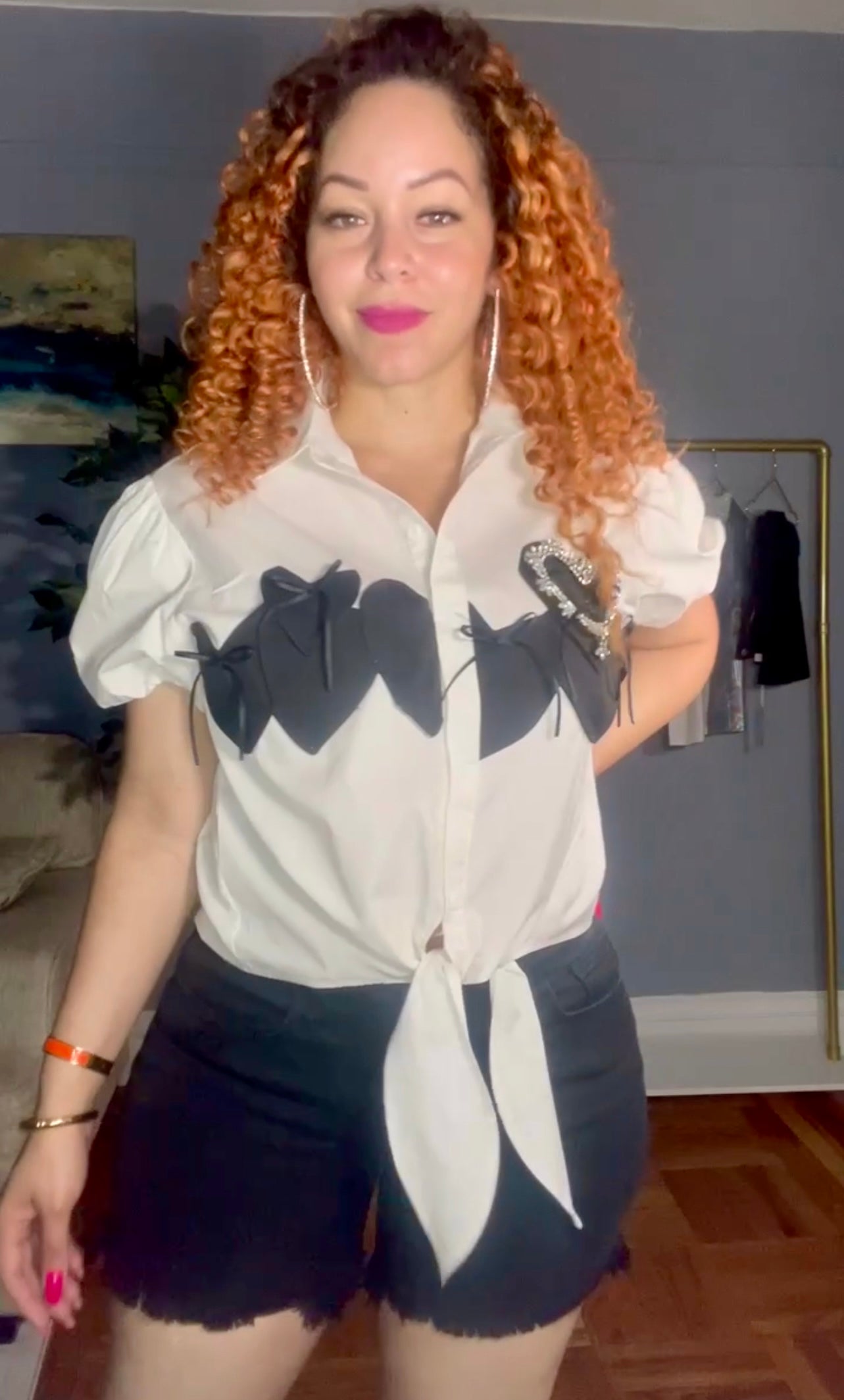 Camisa blanca de corazones