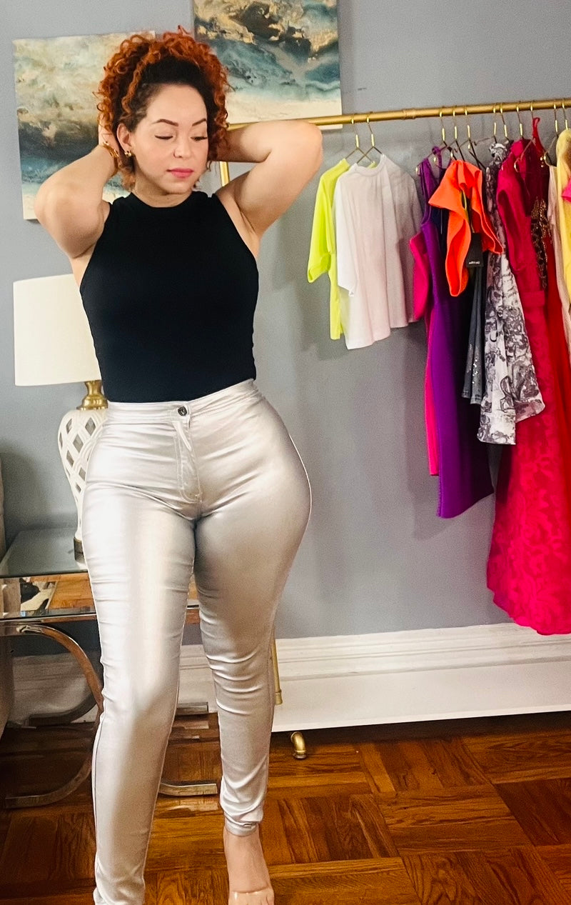 Pantalones metálicos